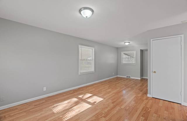 3-Bedroom Home with Large Backyard – Section 8 Welcome! Gallery 3
