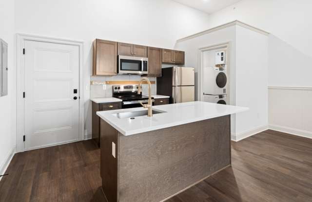 401 Martin Street - 12 photos photos