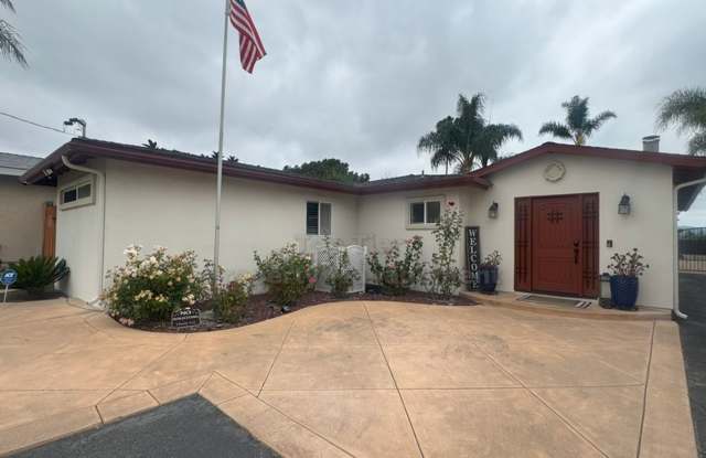 Beautiful Vista Home 3 bed / 3 bath / 1957 sqft with private pool and hot tub - Available 09/01 photos photos
