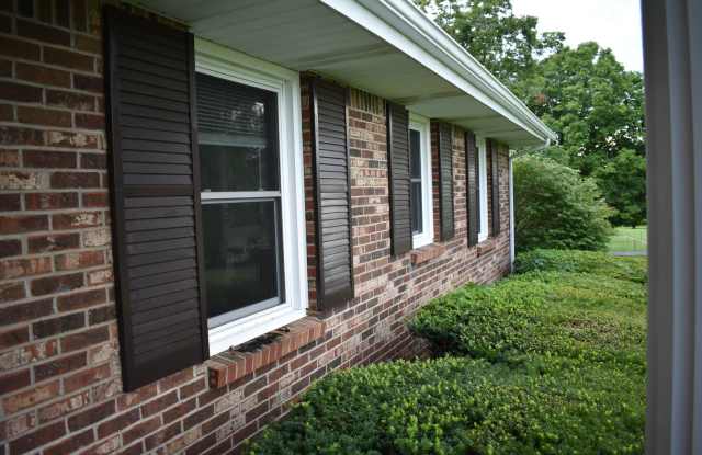 Situated in the heart of Sango, massive lot, and includes a fully finished & recently remodeled basement. Gallery 4