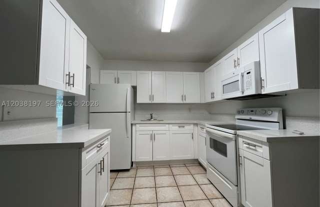 6543 SW 28th St photos photos