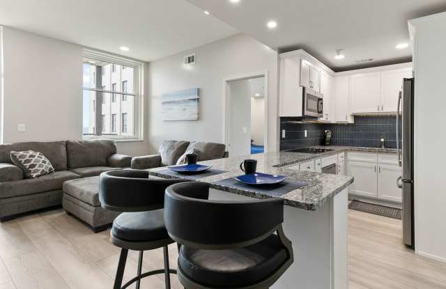 FULLY FURNISHED 2 bed/ 2 bath condo in downtown Lincoln. - 128 North 13th Street, Lincoln, NE 68508