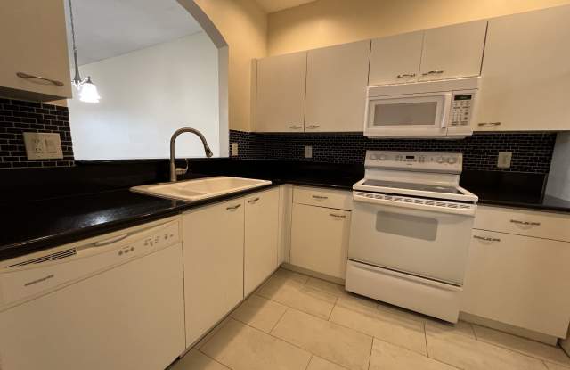 4259 SW 10th Court photos photos