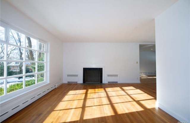 210 Downing Avenue Gallery 2