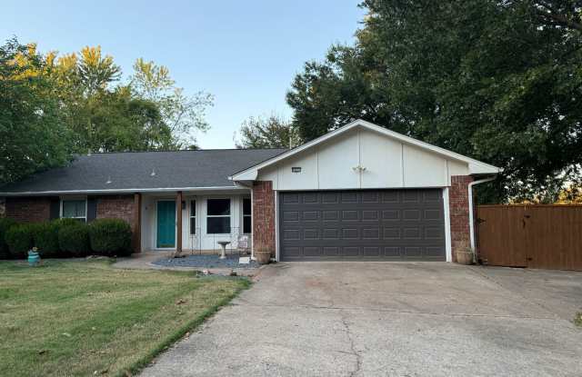 Beautiful 3 Bedroom 2 Bathroom Now Available! Gallery 1