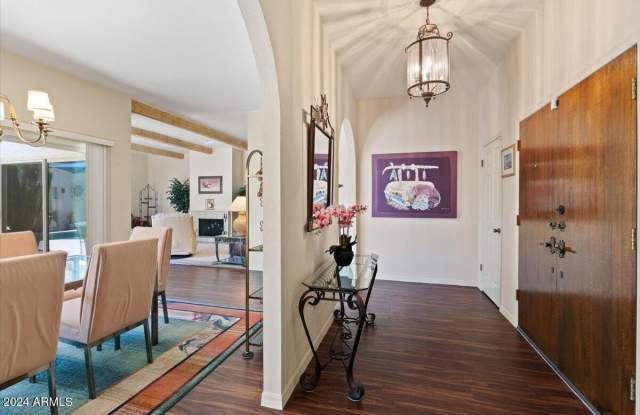 5253 N 31ST Place Gallery 4