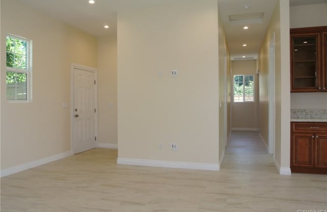 10328 Dempsey Avenue Gallery 4