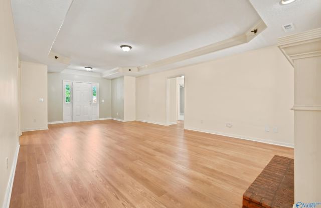 135 Castleton Drive Gallery 4