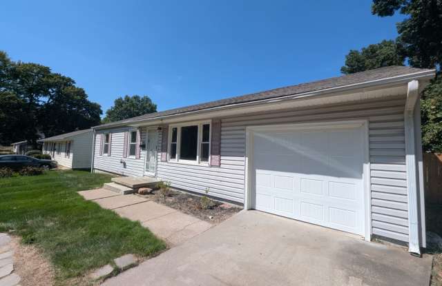 Remodeled 3-Bedroom Home in Saint Joseph with Spacious Yard & Attached Garage photos photos