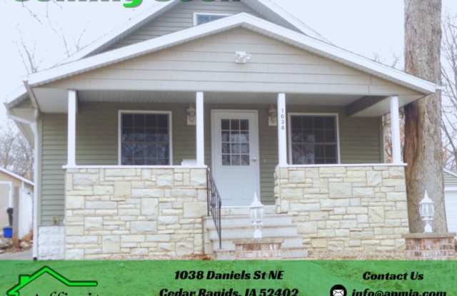 1038 Daniels St NE photos photos