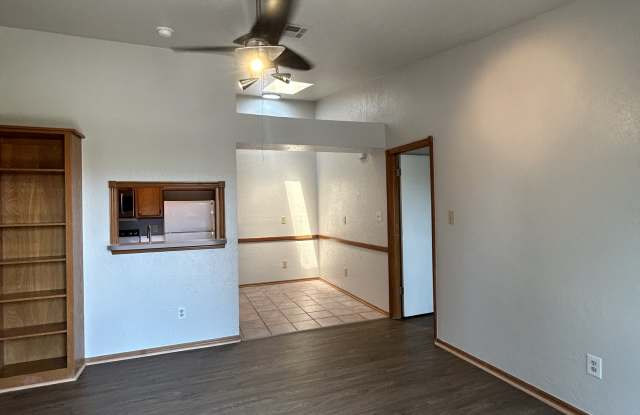 1000 Rambling Oaks - 8 Gallery 3