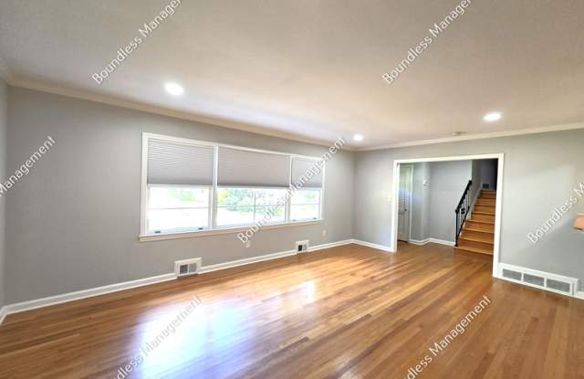 2233 Leafmore Dr Gallery 3