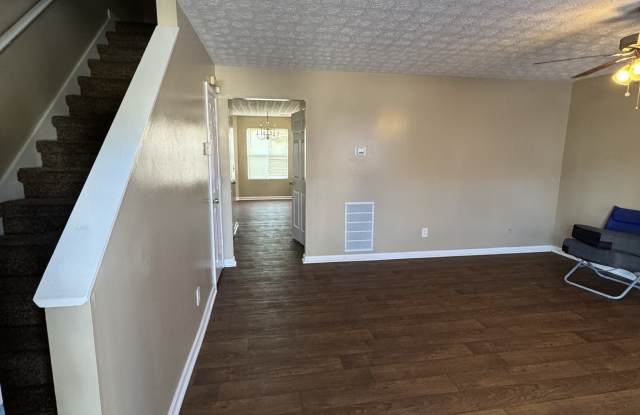 5869 Strathmoor Manor Circle Gallery 2