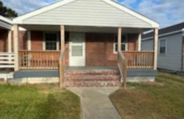 Updated 3-bedroom home available NOW! - 509 Randolph Road, Newport News, VA 23601