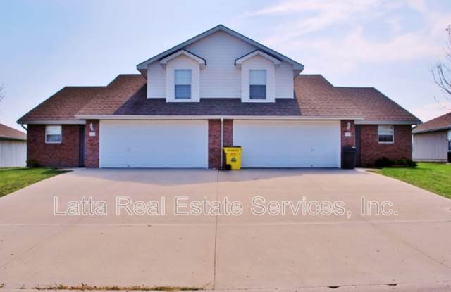 1101 NW Willow Dr photos photos
