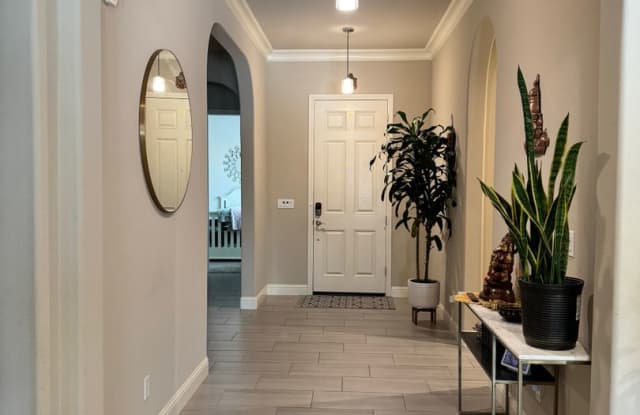 Gorgeous 4 Bedroom 3 Bath Home with a Pool and SOLAR in Clovis! Gallery 4