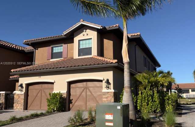 15323 Lucerna photos photos