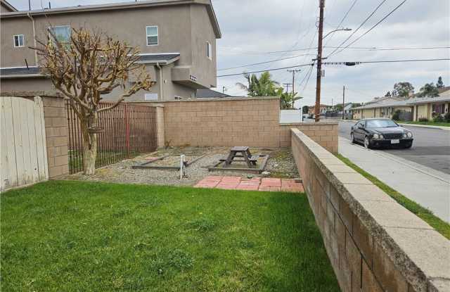 8598 Belmont Street Gallery 3
