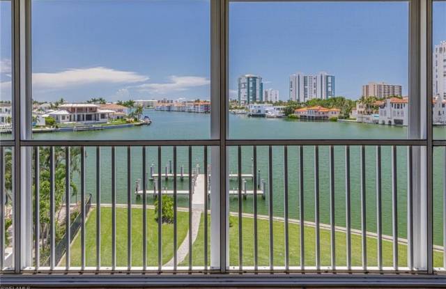250 Park Shore photos photos