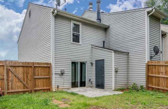 1565 Springleaf Circle SE Gallery 3