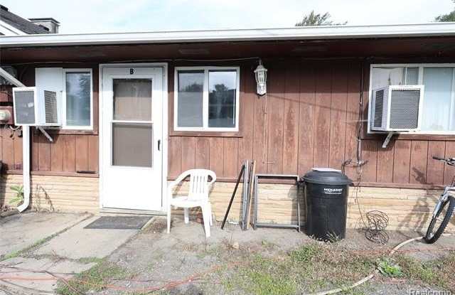 765 E WALLED LAKE Unit B Gallery 1