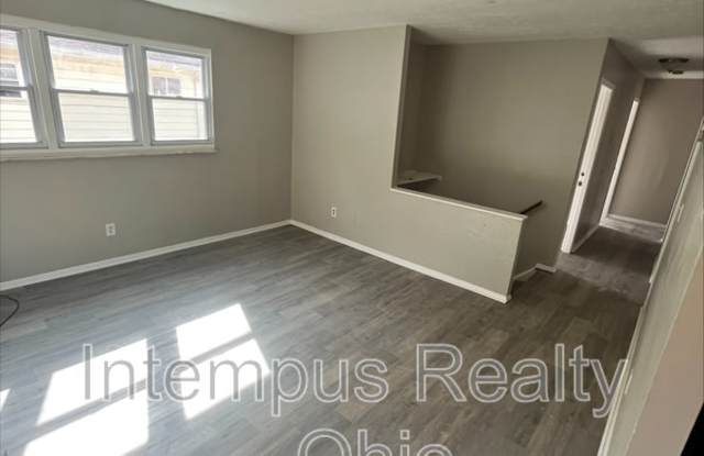 6939 Gracely Dr Gallery 3