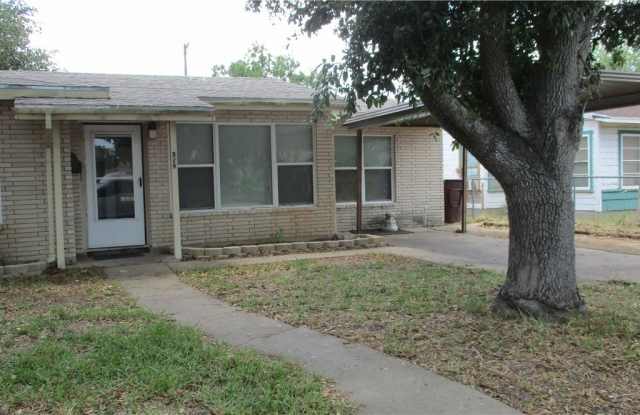 529 S Francis Street - 529 South Frances Street, Kingsville, TX 78363