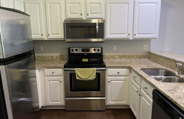 Beautiful Lake Bluff 1 Bedroom Condo for Rent Gallery 3