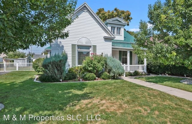 205 E 4800 S - 205 4800 South, Murray, UT 84107