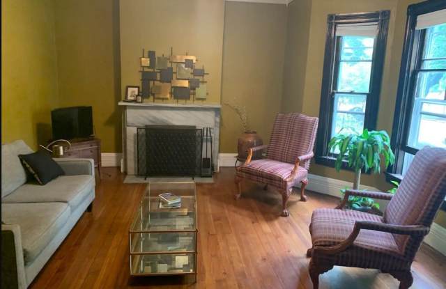 11316 S Forrestville Avenue Gallery 2