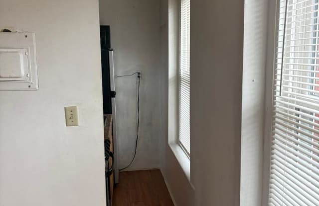 79 Charles Gallery 2