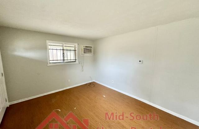 735 Ledbetter Avenue Gallery 4