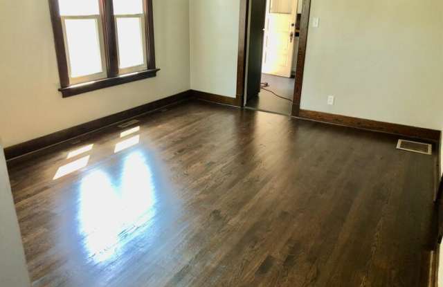 722 South 22nd Street - Lower Gallery 4