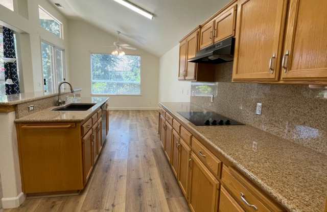 NEWLY LISTED  READY TO DAZZLE! photos photos