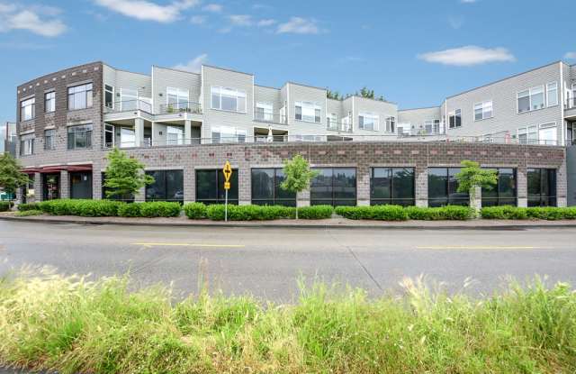 Pacific Pointe Apartments Gallery 2