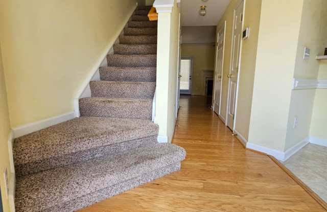 142 Spring Crossing Circle Gallery 2