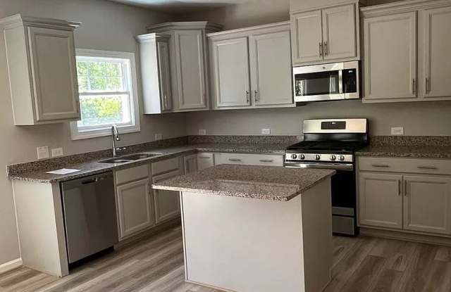 Room in 5 Bedroom Home at Tawny View Ln Gallery 4