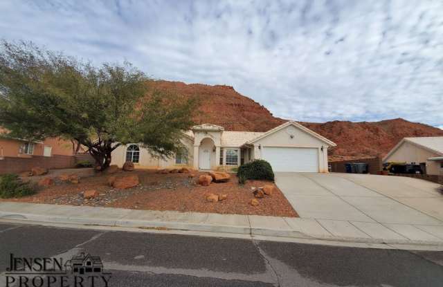 Home in Ivins-RV Parking Gallery 4