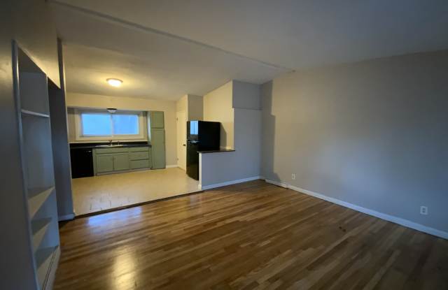 9925 Castle Dr Gallery 2