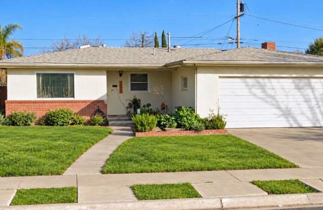 Charming Dinuba Home with Space, Comfort & Endless Potential! Gallery 1