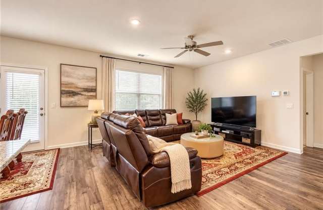 1453 Autumn Wind Drive Gallery 4