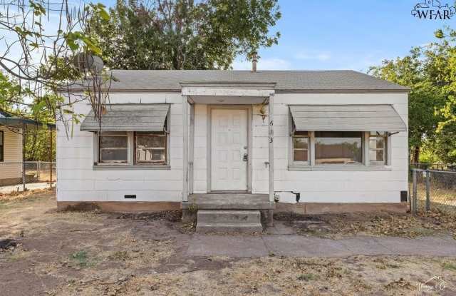 1613 HAWES AVENUE Gallery 3