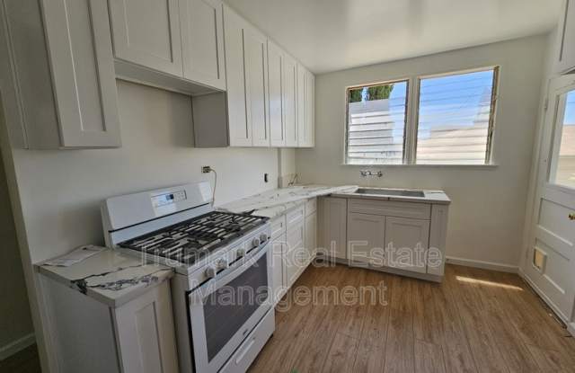 1552 E Wilson Ave photos photos