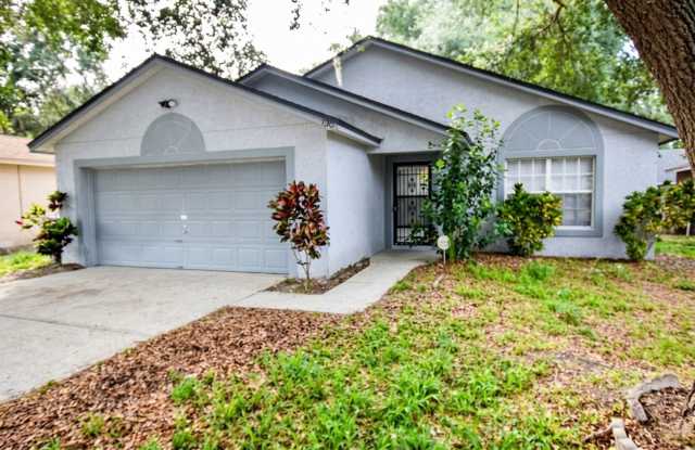 Recently Renovated 3 Bed 2 Bath Home for Rent in Apopka, FL! Move in August 10th Gallery 3