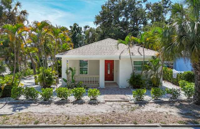 Renovated 4-Bedroom Home Near Downtown Sarasota photos photos