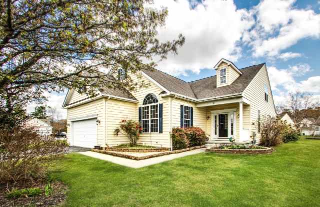 Spacious unfurnished 4BR / 3.5BA • 3,000 Sq Ft • Garage • Community Pool photos photos Spacious unfurnished 4BR / 3.5BA • 3,000 Sq Ft • Garage • Community Pool photos photos