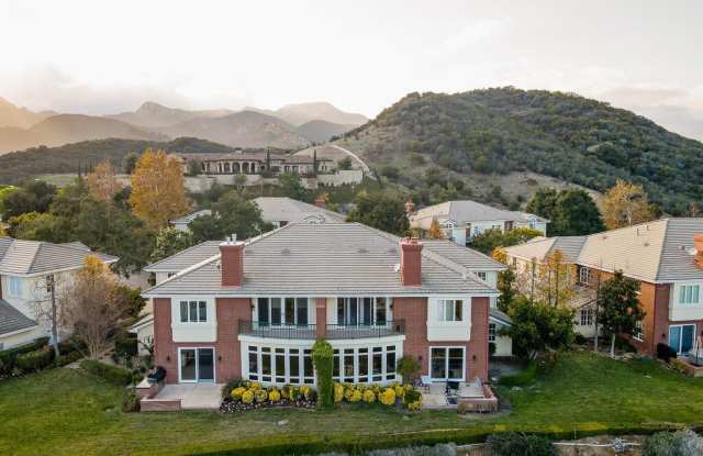 2390 Crombie Court photos photos