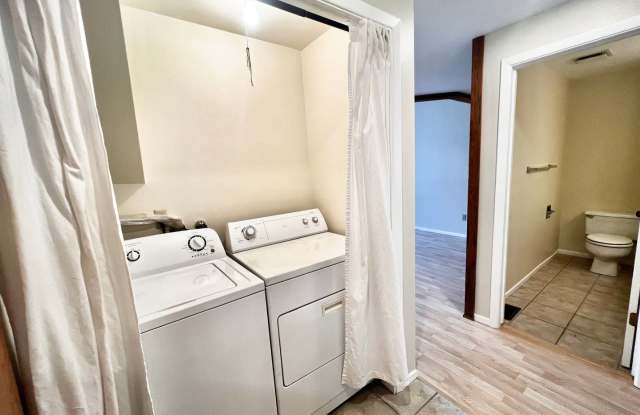 Great 1 bed/1.5 Bath with Additional Loft/office room in NW Bend! 2112 NW Harriman Gallery 4