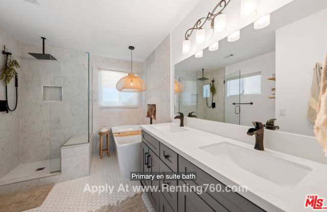 Updated 3 Bed 2 Bath Home on 2.5 Fenced In Acres with paid SOLAR PANELS!! - 59377 Belfair Drive, San Bernardino County, CA 92284