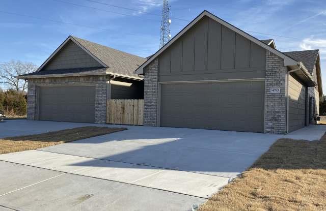 4705 N Hillside Ct photos photos